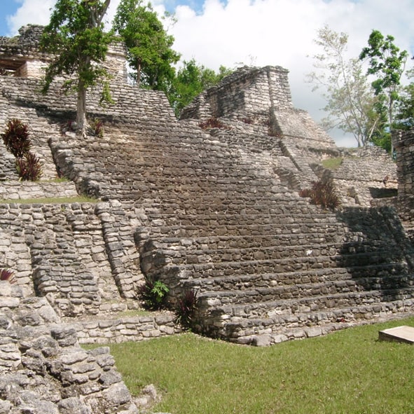Sitios Arqueológicos de Costa Maya